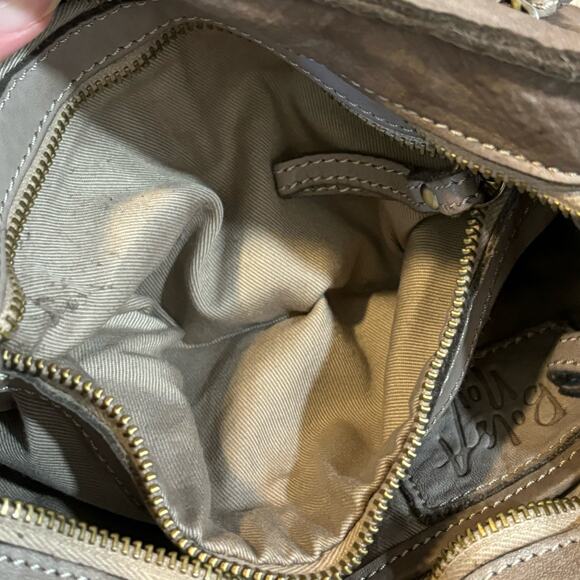 Bolsa Nova NWT Taupe Leather Fringe Crossbody Bag - Picture 6 of 11